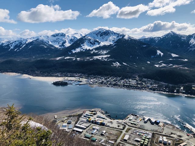 Alaska mountain landscape representing spousal support and alimony laws in the Last Frontier