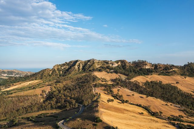 California coastal landscape at sunset illustrating the journey through divorce proceedings
