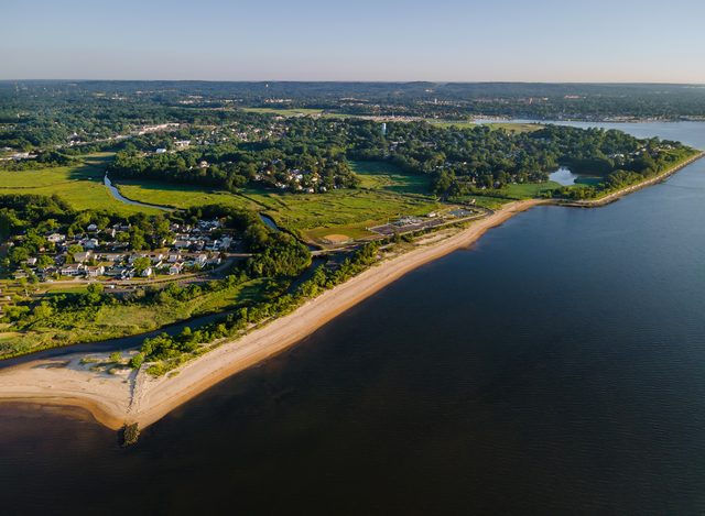 Delaware landscape representing custody and parenting plan guidance under Delaware family law