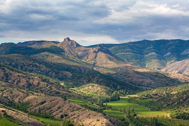 Idaho mountain valley landscape representing custody and parenting plan guidance under Idaho Code