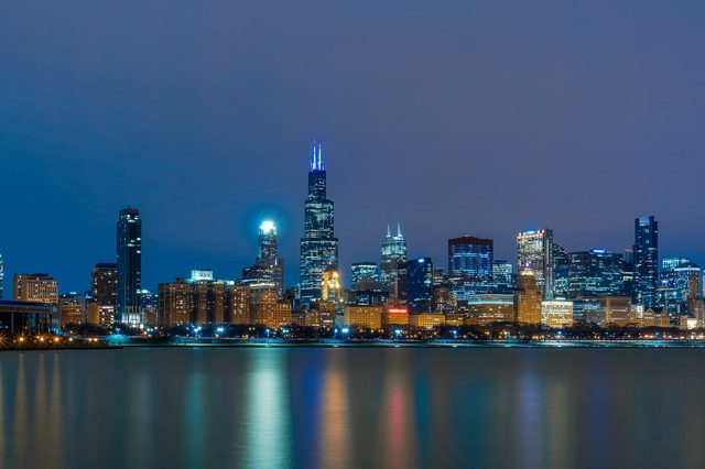 Chicago cityscape with skyscrapers along the river representing Illinois divorce process