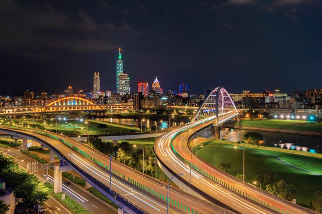 Indiana cityscape representing spousal support and maintenance laws