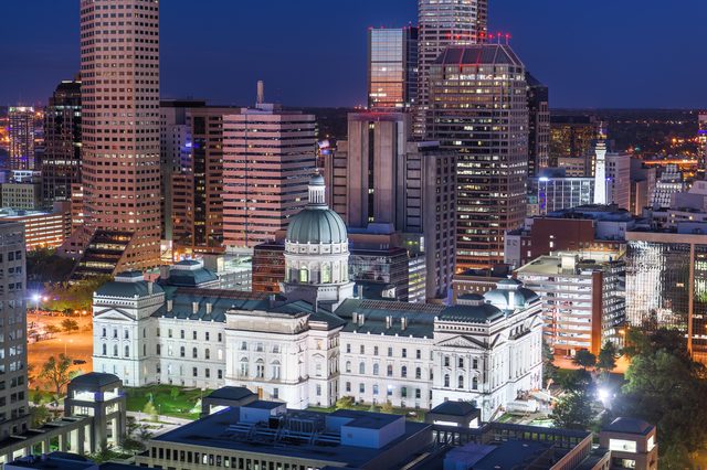 Missouri cityscape representing spousal support and divorce financial planning under RSMo 452.335