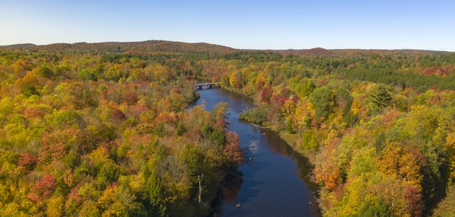 New Hampshire landscape representing spousal support and alimony laws in the Granite State