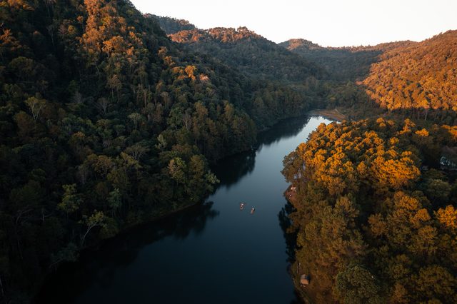 Tennessee mountain lake landscape representing equitable property division in divorce